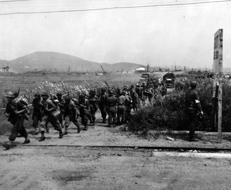 French troops joining their countrymen at the front.