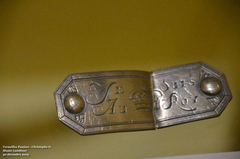 Silver plate for Louis XVI’s dogs.
