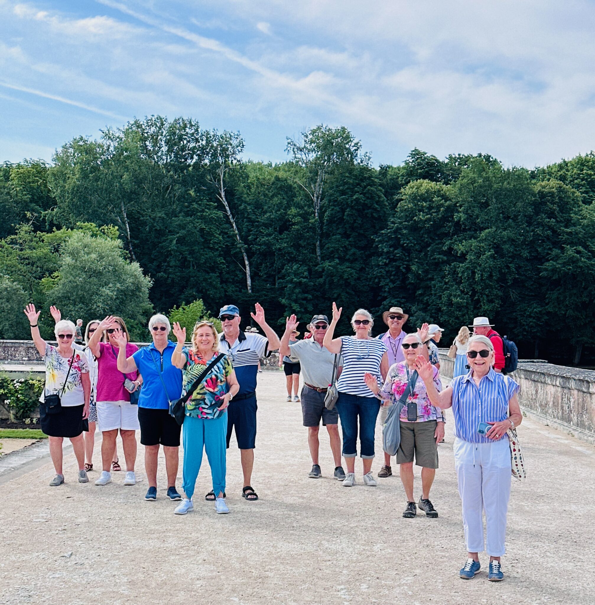 waving-chenonceau